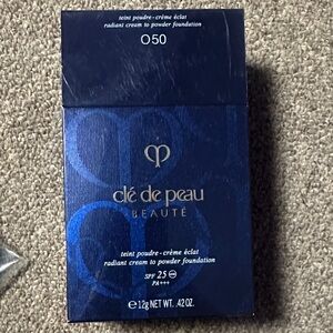 Clé de Peau Radiant Cream to Powder Foundation - Shade 050